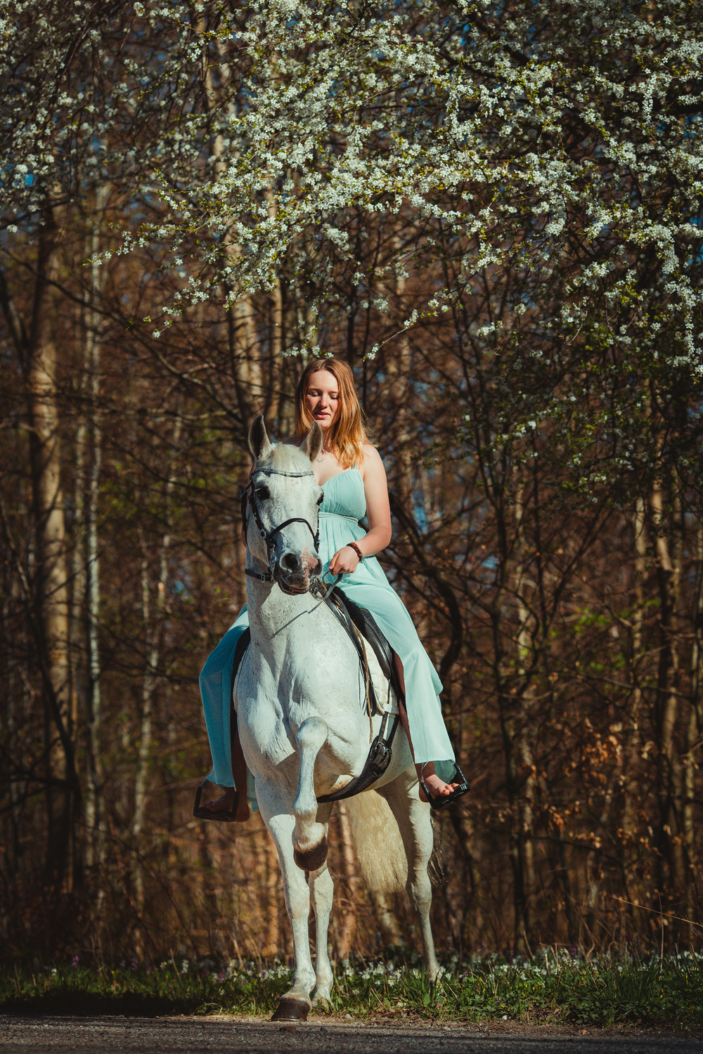 white-horse-photography-pretty-dress-sara-kroell-andersen02