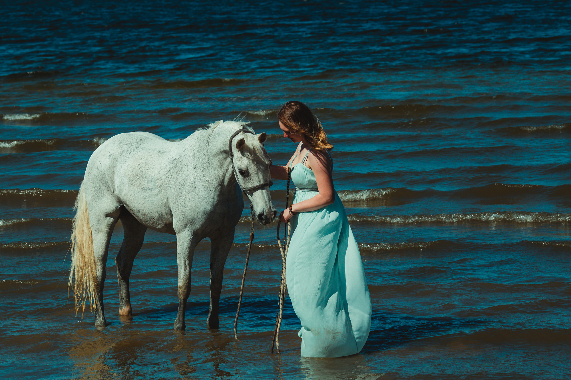 white-horse-photography-pretty-dress-sara-kroell-andersen16