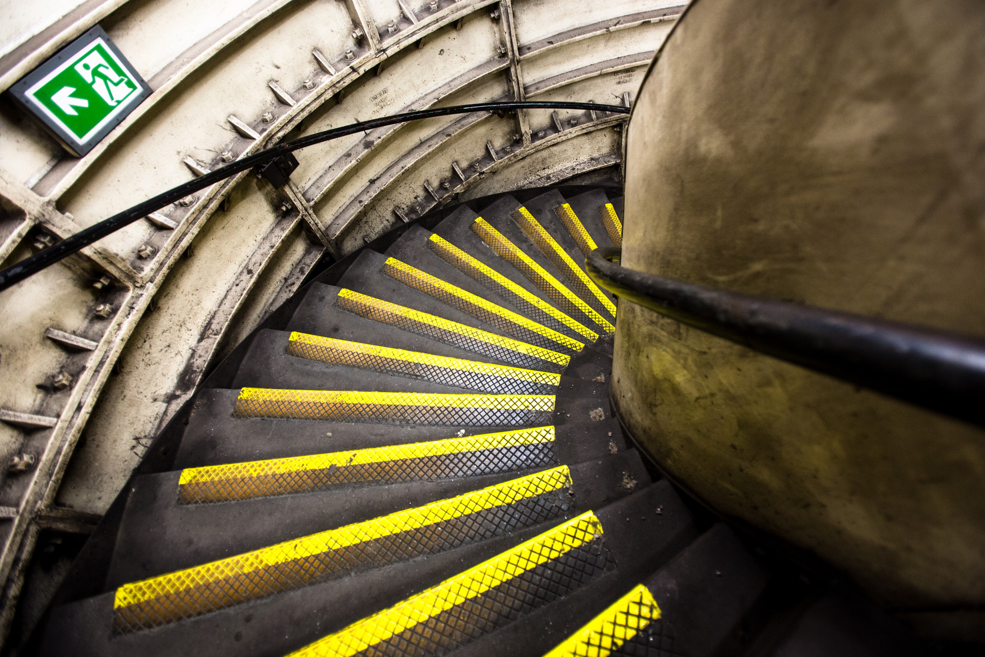 london-tube-stairs