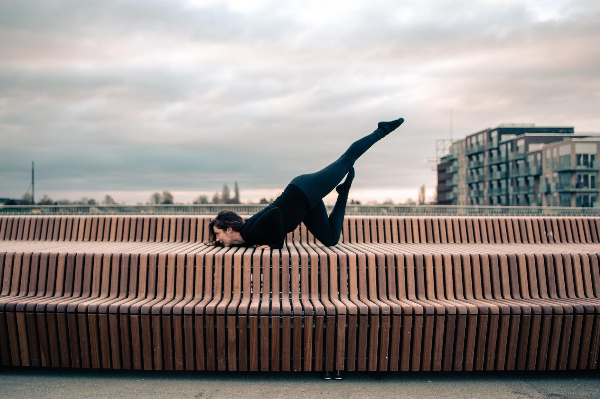 urban-yoga-photoshoot-copenhagen-silhouettes-poses-07
