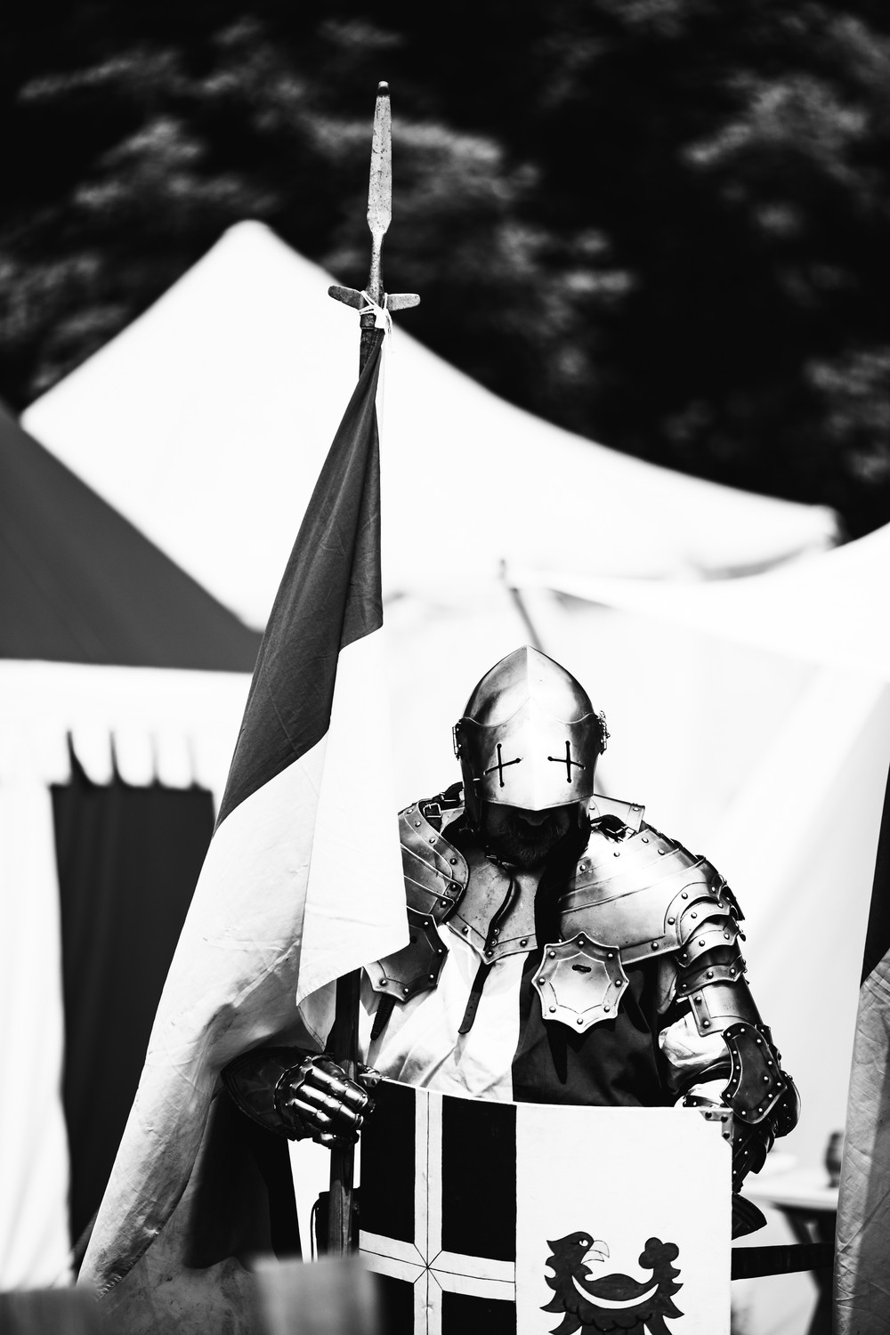 knights-armor-helmet
