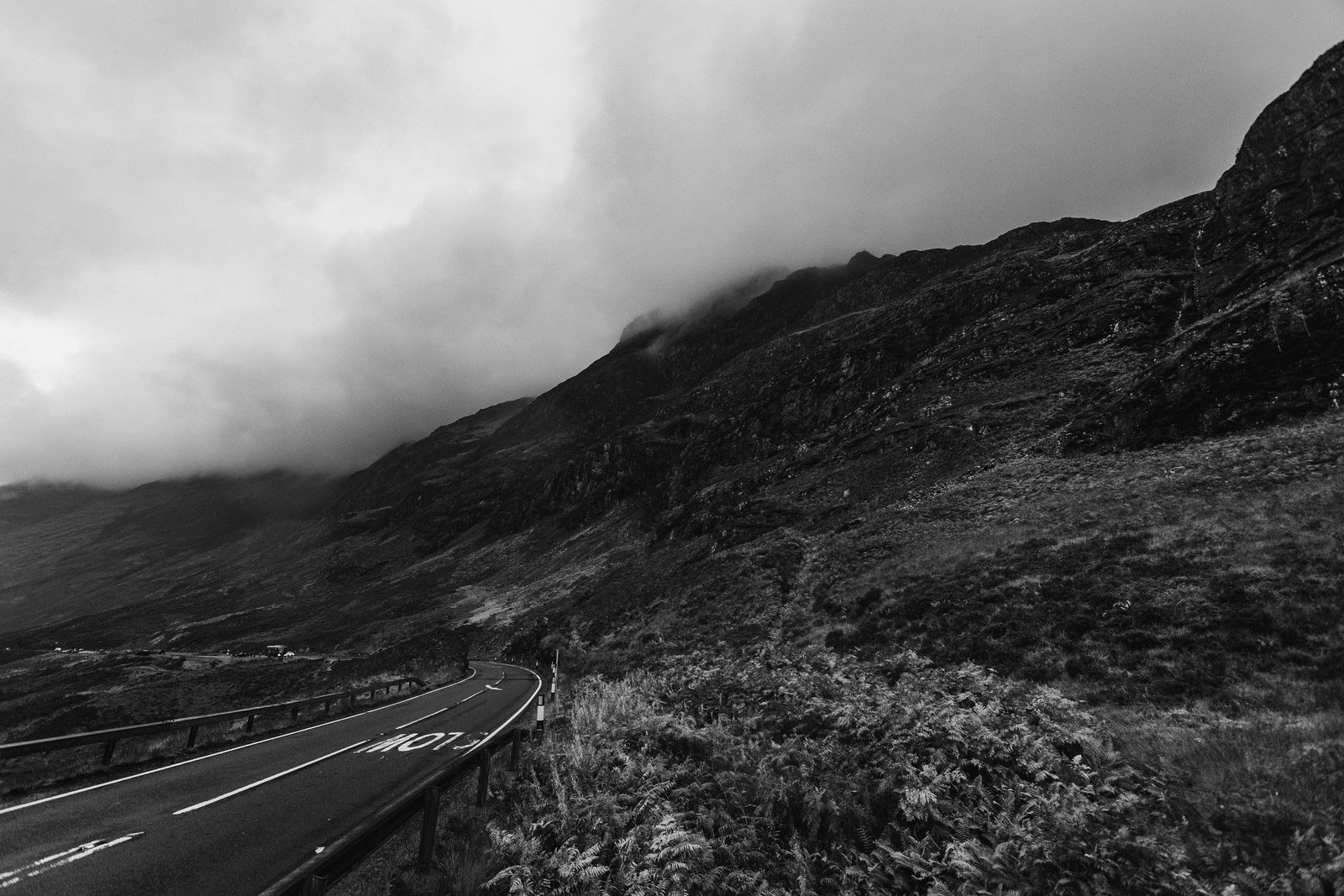 scotland-road-glen-coe-hills