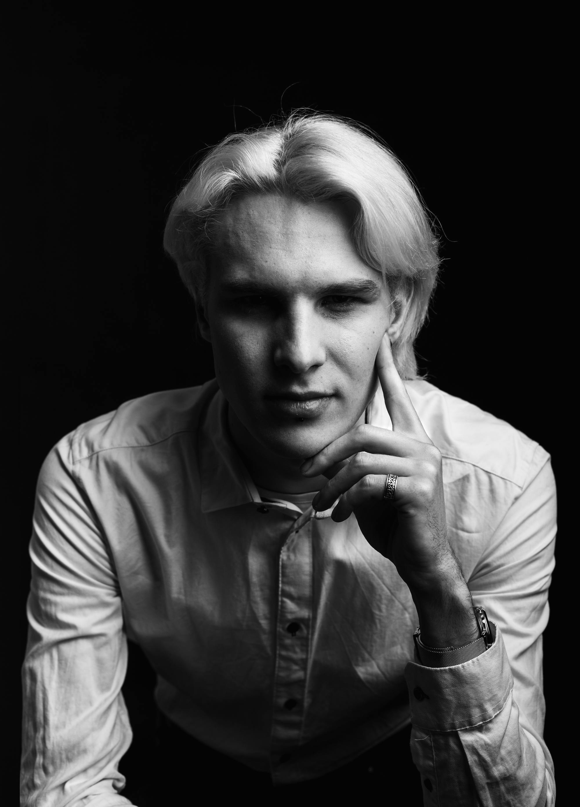 black-and-white-portrait-male-model-1