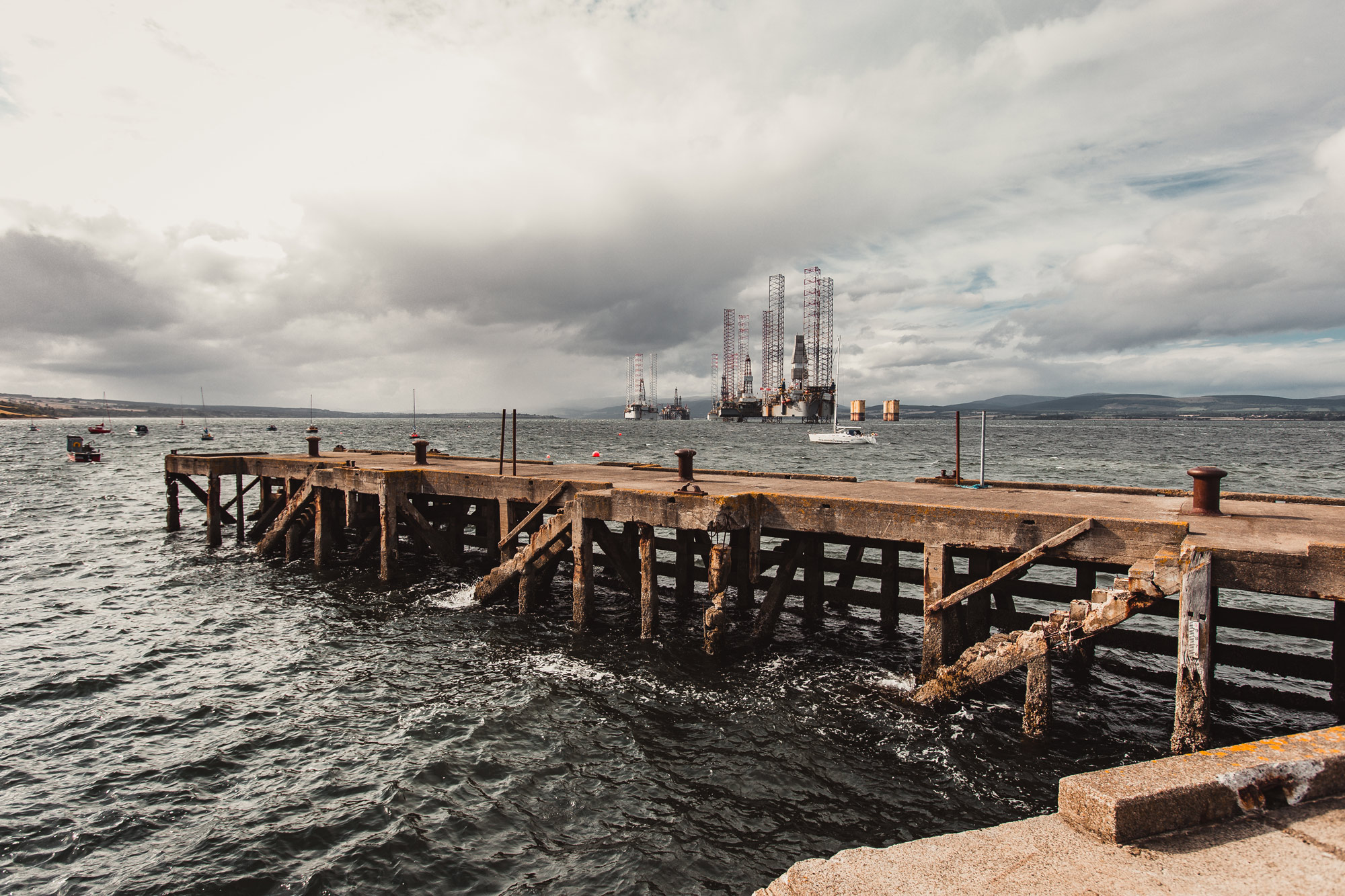 cromarty-oil-platforms