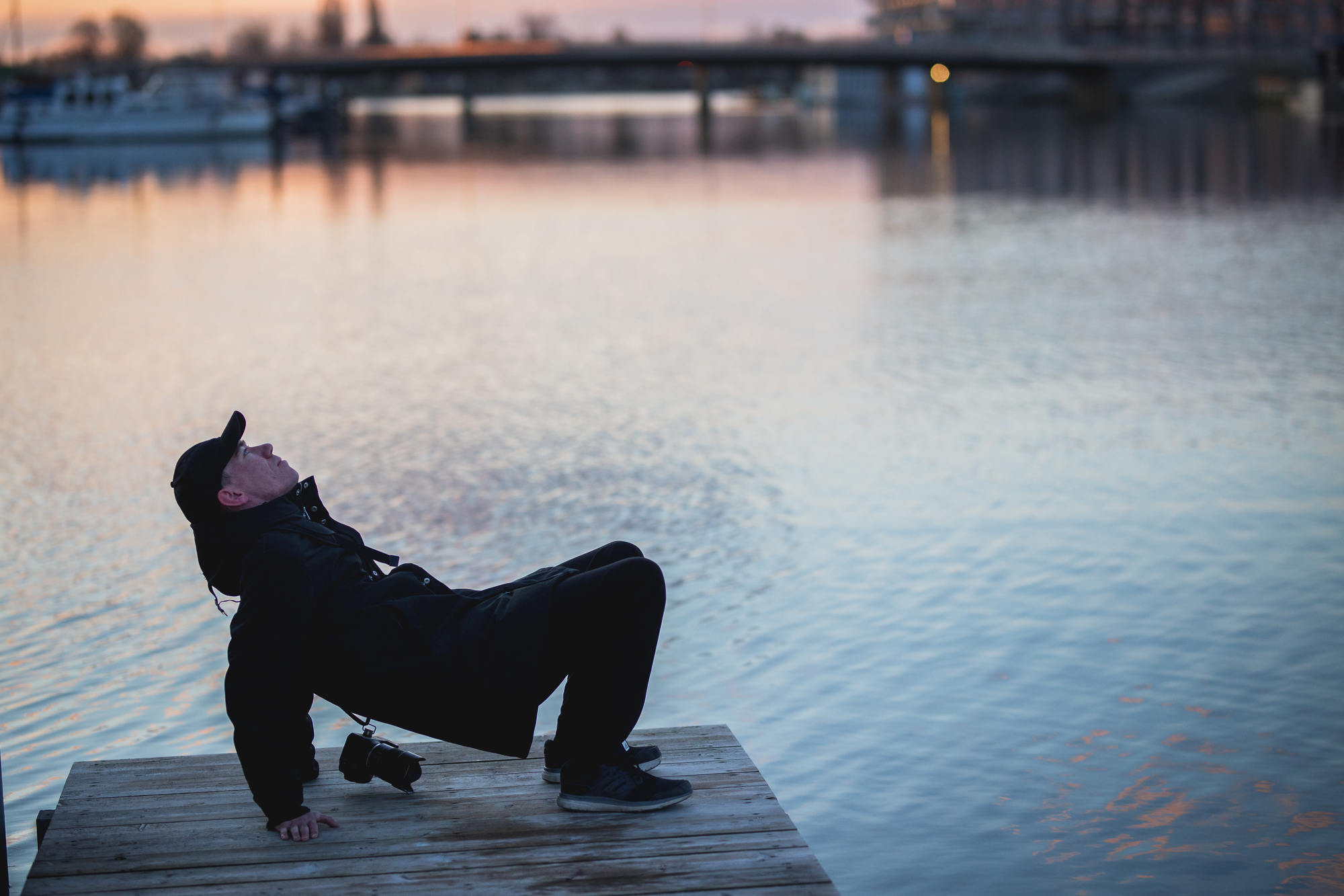 urban-yoga-photoshoot-copenhagen-silhouettes-poses-01