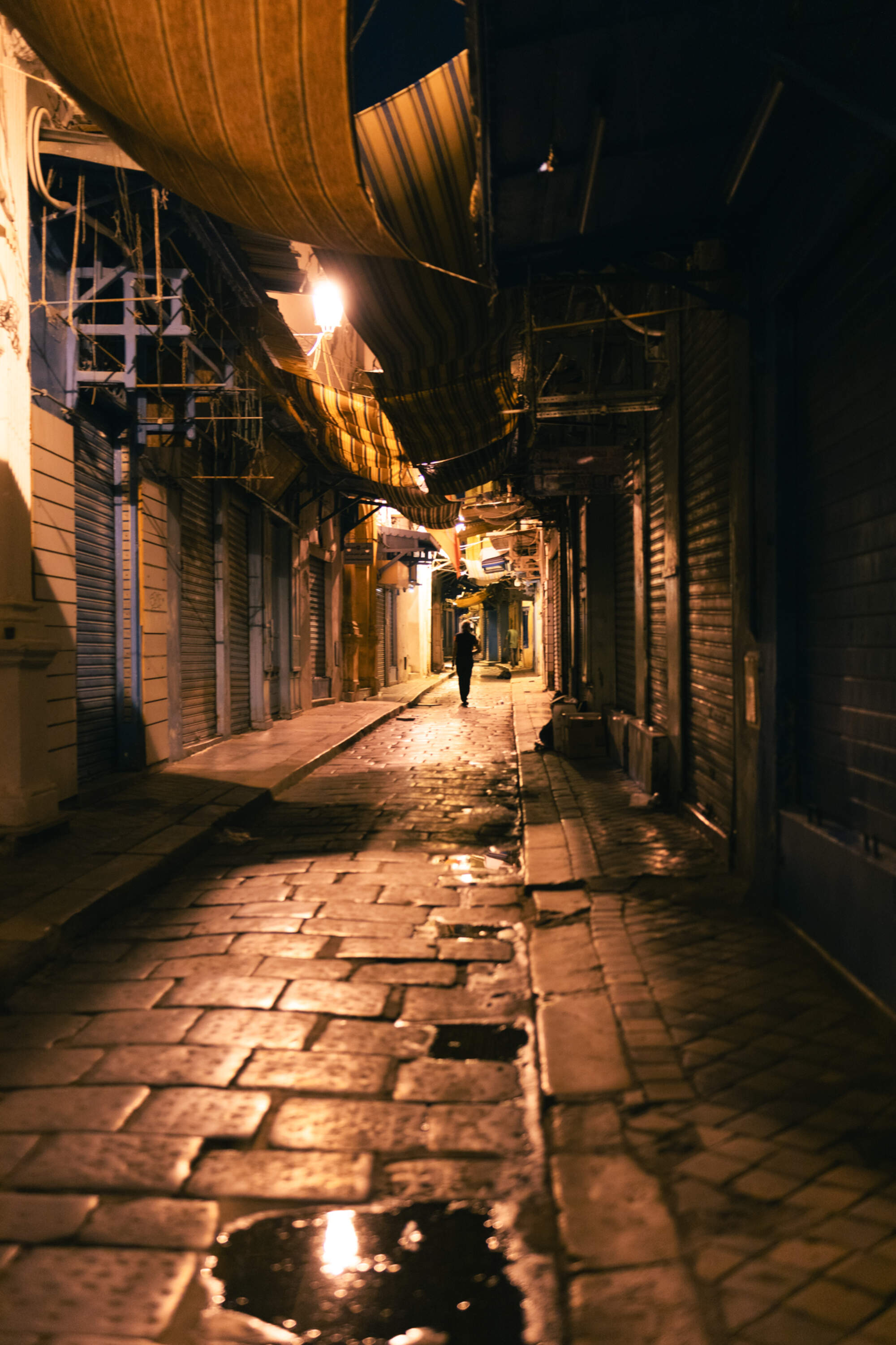 gegenwind_travel_photography_tunis_medina_at_night_120