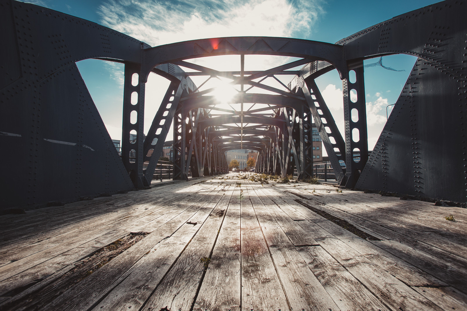 edinburgh-closed-bridge